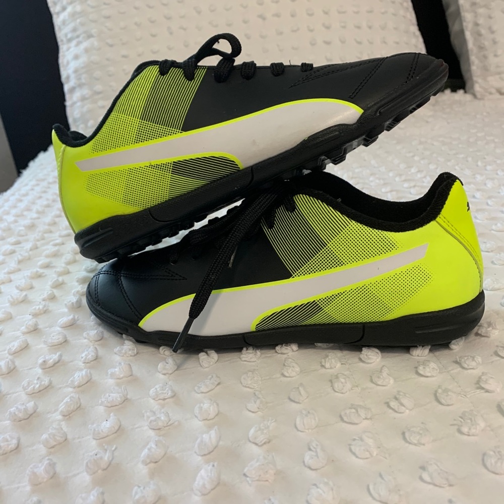 BRAND NEW PUMA indoor soccer shoes
